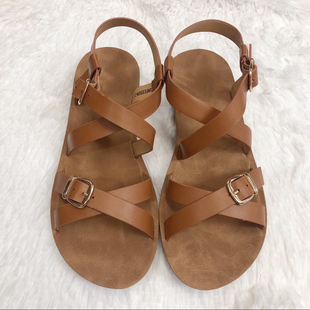 Tan sandals open toe with buckles details - Picture 2 of 5
